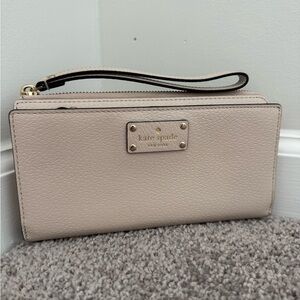 Kate Spade Wellesley Layton Tech Wristlet Wallet in beige